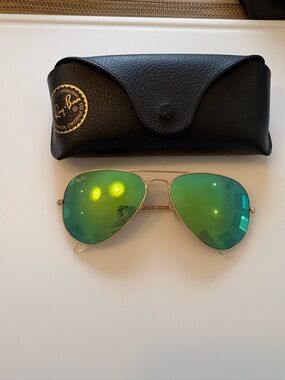 Ray-Ban Aviator Sunglasses Gold Frame with Green Mirrored Lenses